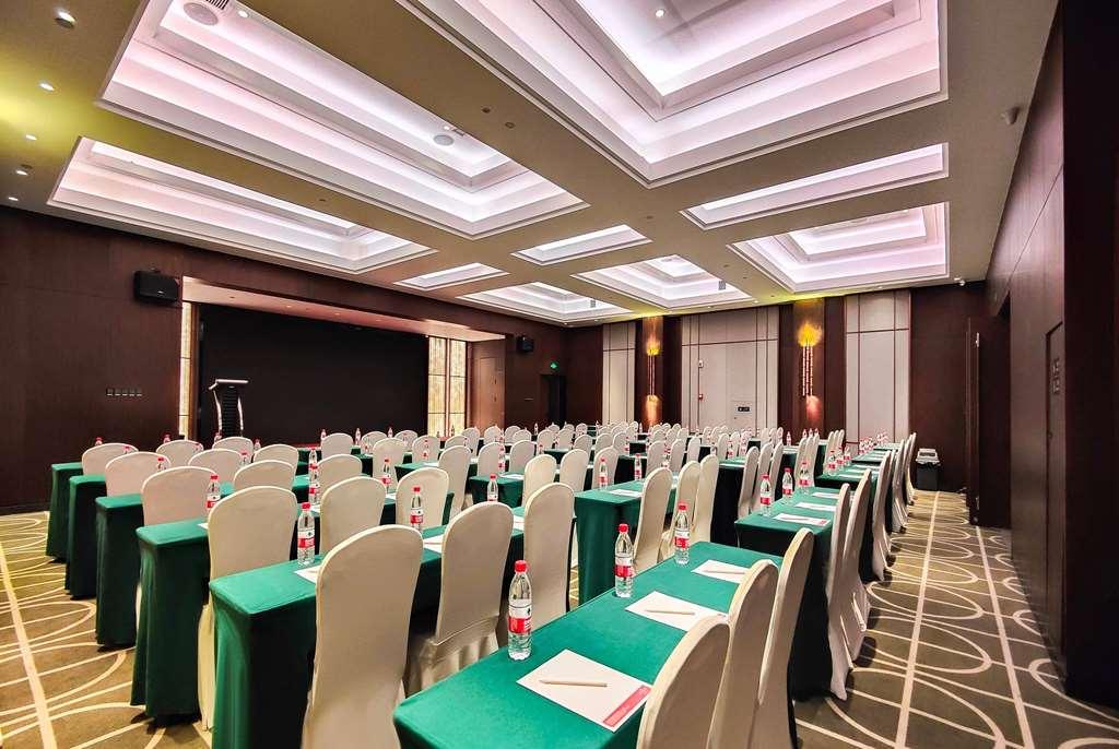 Leshan Ramada Hotel Konforlar fotoğraf